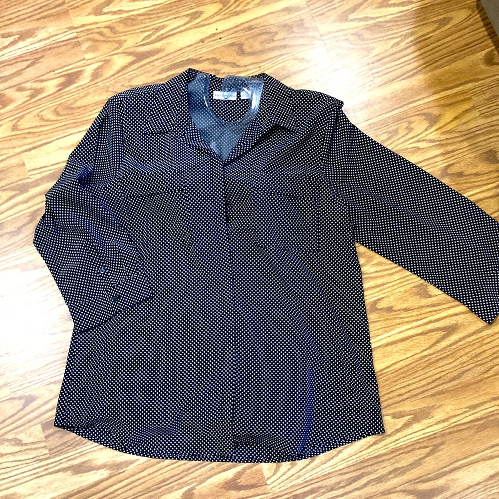 Buttons down shirt